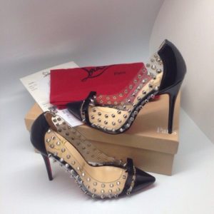 Louboutins su smaigaliais