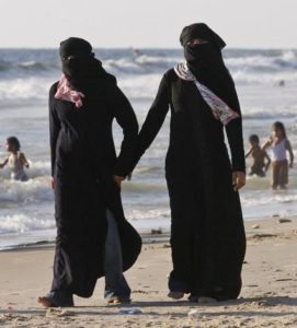 la burqa couvre tout le corps