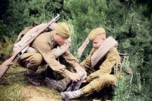 Soldaten wechseln ihre Stiefel