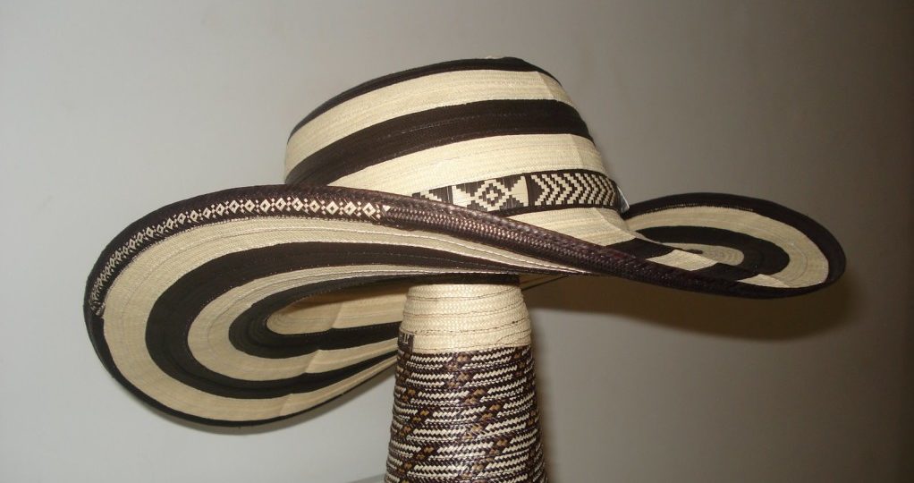 Wilton black and white sombrero