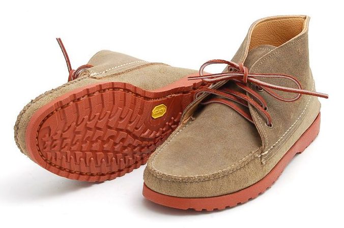 Natatanging chukka boot sole