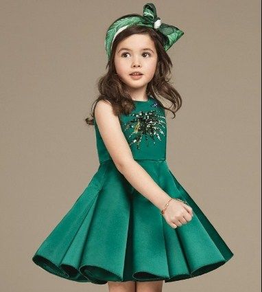 Grünes Kinderkleid 