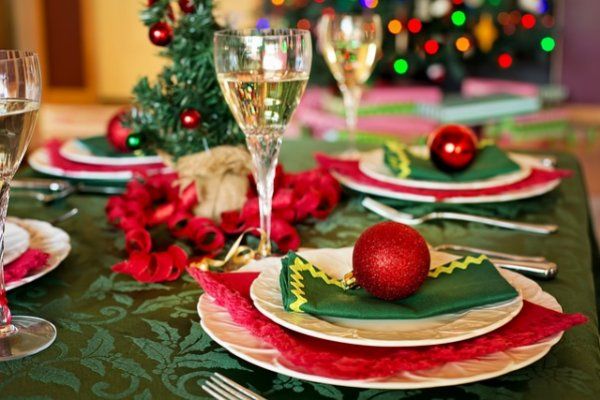 Adornos de mesa de año nuevo con árbol de Navidad.