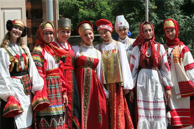 Mga tampok ng Russian folk sundress