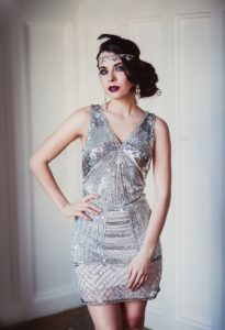 glitzerndes Kleid im Gatsby-Stil