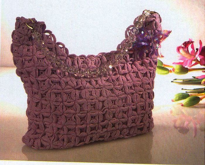 Burgundy crochet bag mula sa mga Japanese magazine