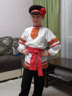 Folk costume na may cap