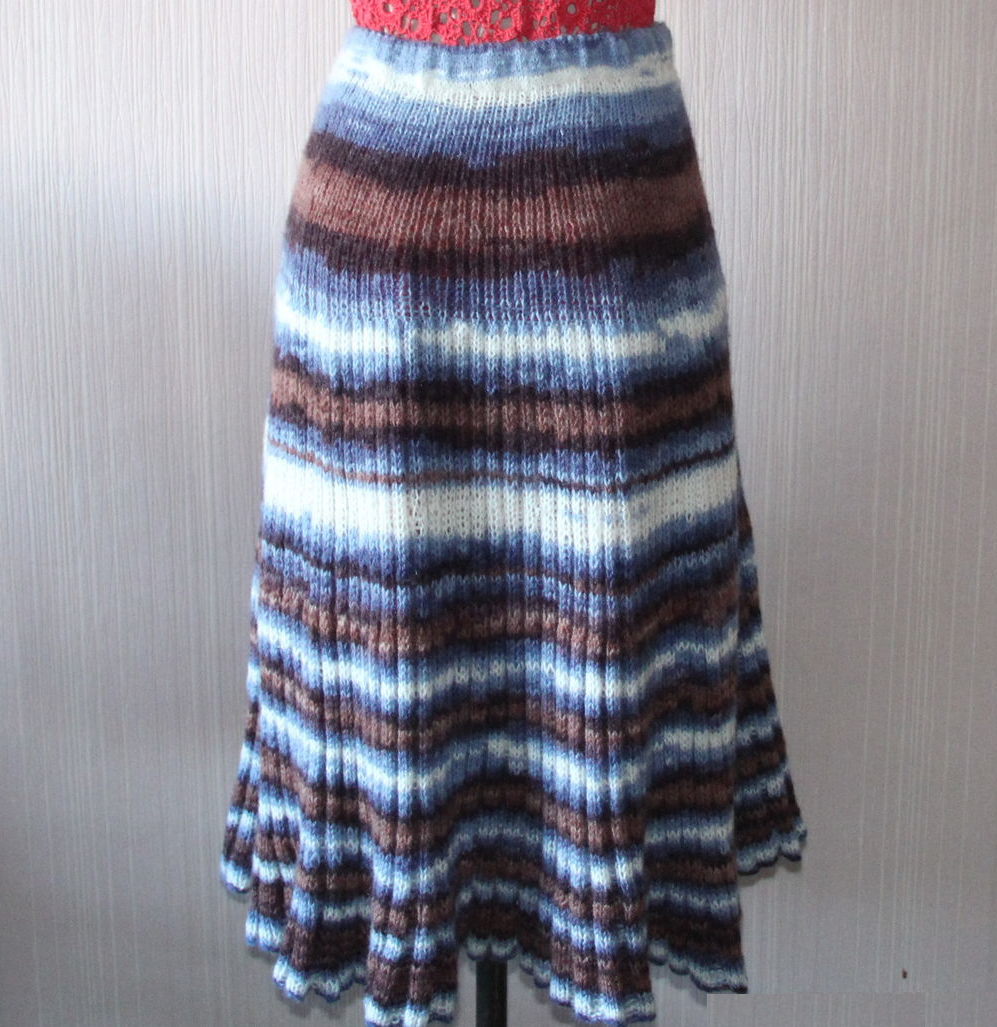 Pleated skirt model 1