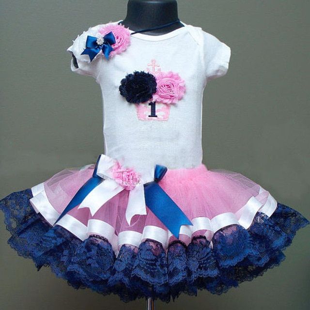 Decoração de saias tutu com fitas coloridas