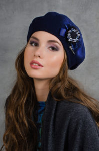 Strikket beret for kvinner