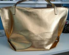 comment enlever les plis d'un sac en cuir