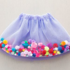 người mẫu với quả pompom