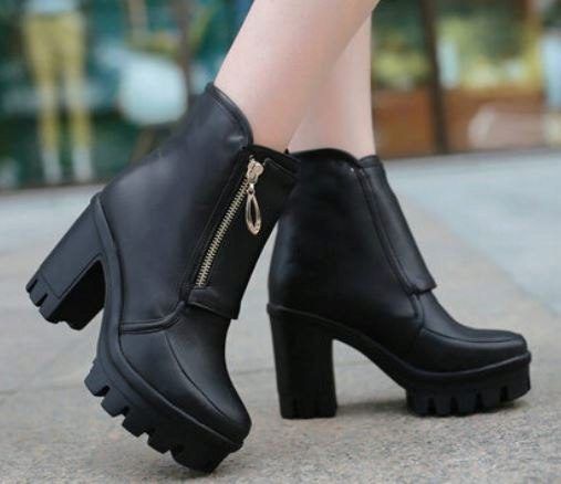 Tractor-soled ankle boots with zipper