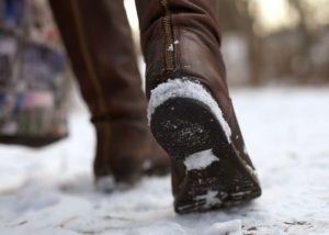 Sand gegen rutschende Stiefel