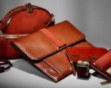 What is the difference between a purse and a wallet?