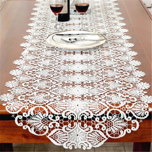 chemin de dentelle pour table ou nappe