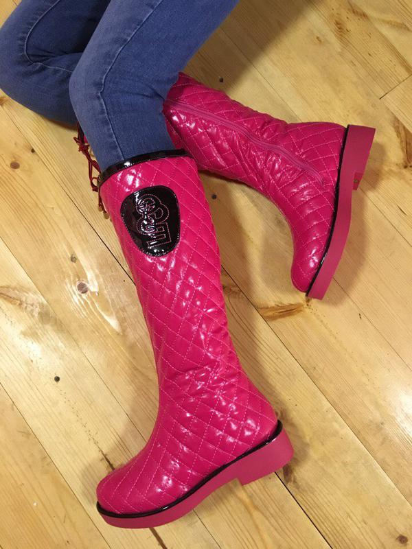 pink boots with jeans