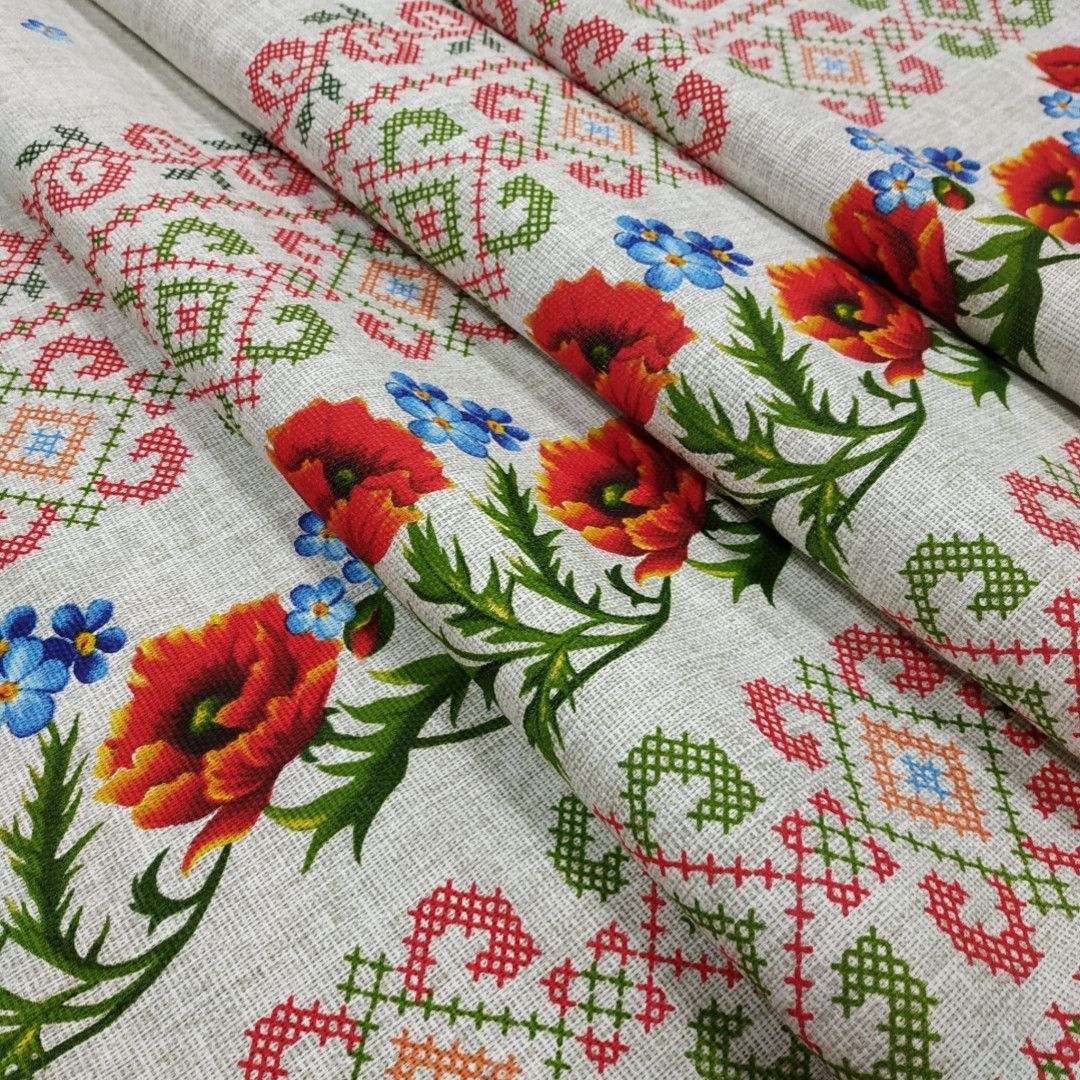 Matting tablecloth with poppies