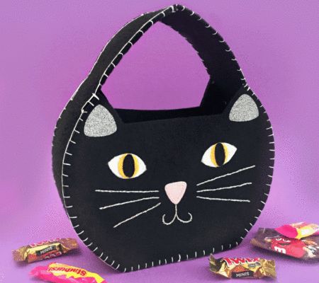 Felt bags with a cat