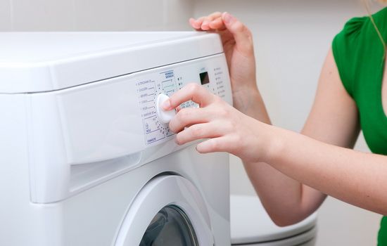 Washing a leather bag in a washing machine