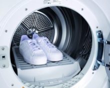 comment laver des baskets en cuir dans la machine à laver