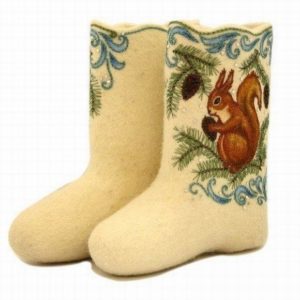 botas de feltro com decoração