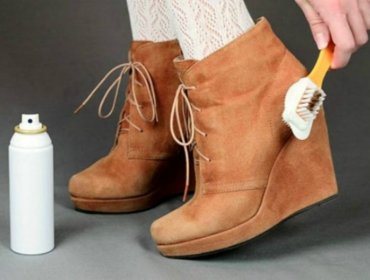 Nettoyer les Timberlands avec une brosse