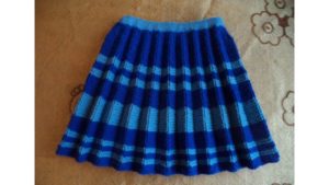 pleated skirt