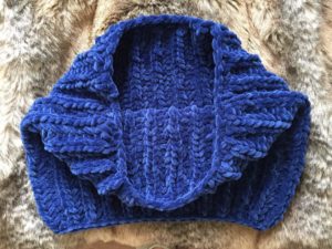 snood made of velor yarn knitted