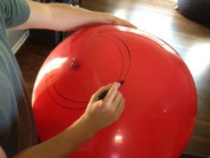 Tiup belon dan lukis garisan