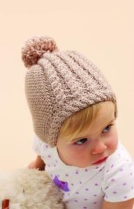 bambino con un cappello