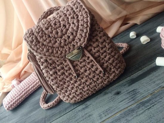 backpack made of knitted yarn