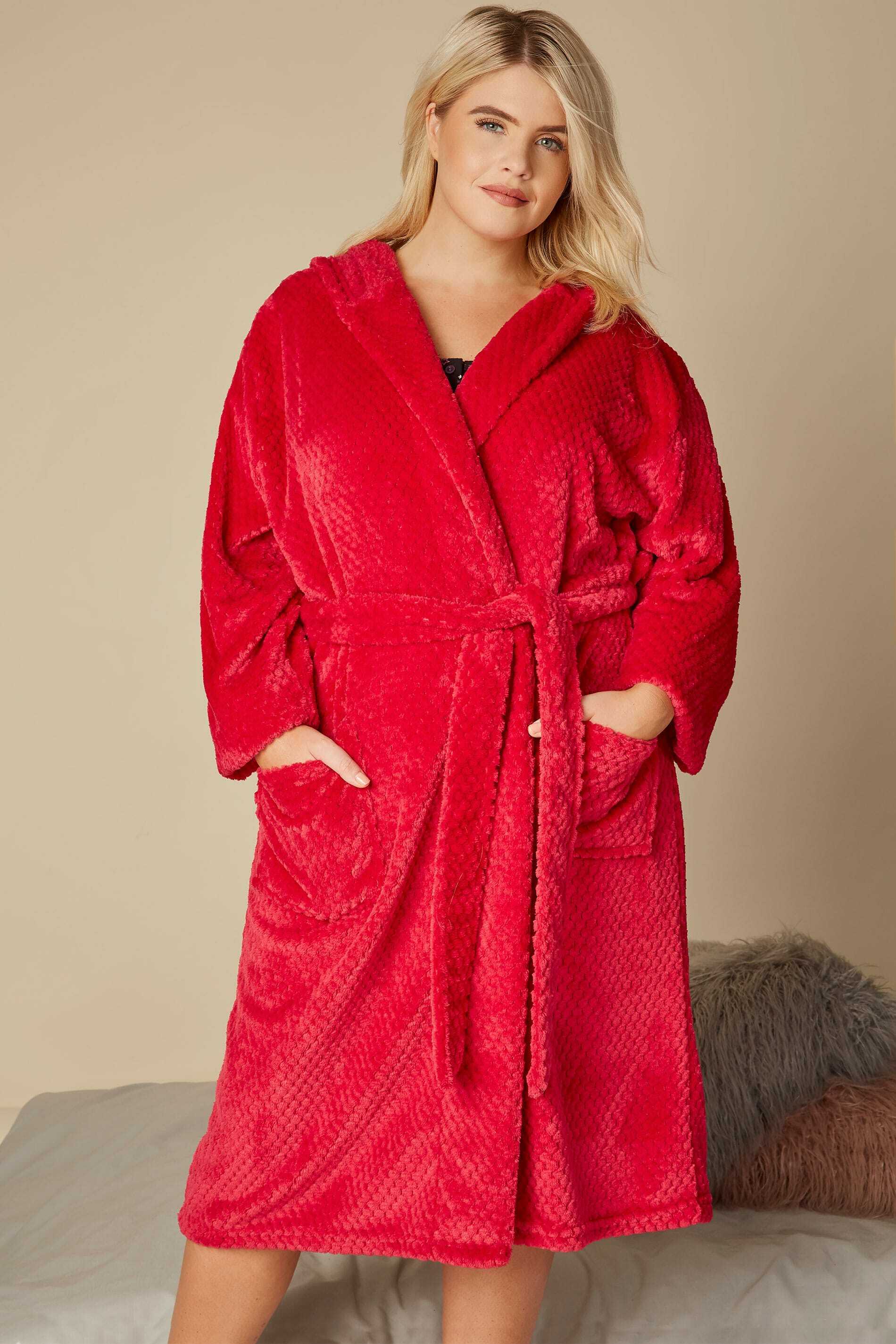 Wraparound robe para sa mga babaeng napakataba