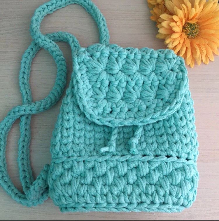 Backpack turquoise na gawa sa ribbon yarn