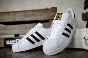 hoe je adidas-sneakers kunt onderscheiden van namaak