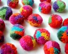 barevné pom poms