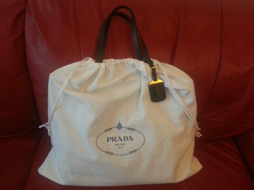 orihinal na bag ng prada