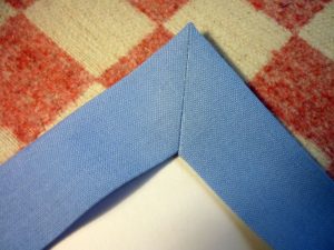 how to hem a tablecloth with a corner