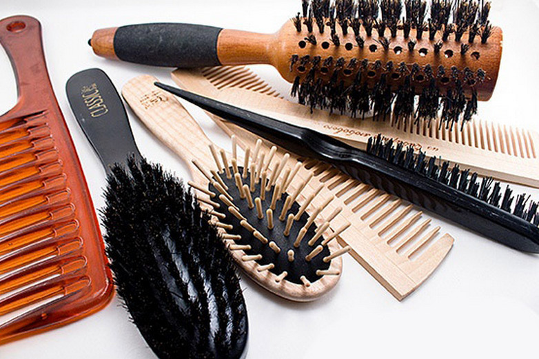 Is it possible to give a comb as a gift?