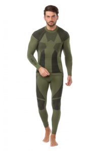 homme en sous-vêtements thermiques