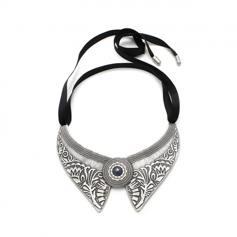 necklace collar