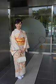 Babaeng Hapon na naka-kimono