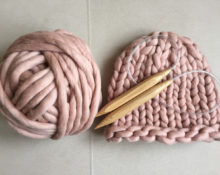 knitting a hat from thick yarn