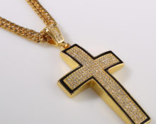 pendant cross