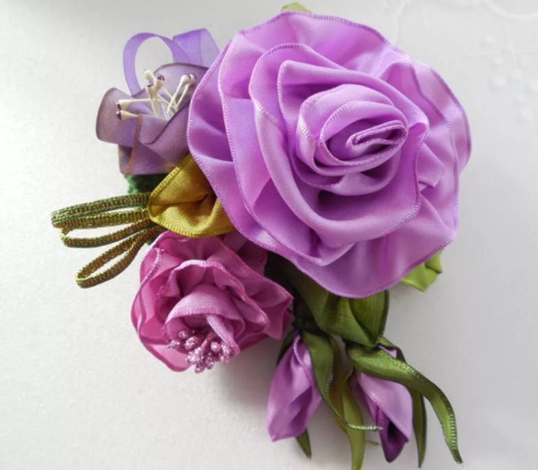 Broche rose lilla