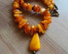 Amber beads beads na may pendant