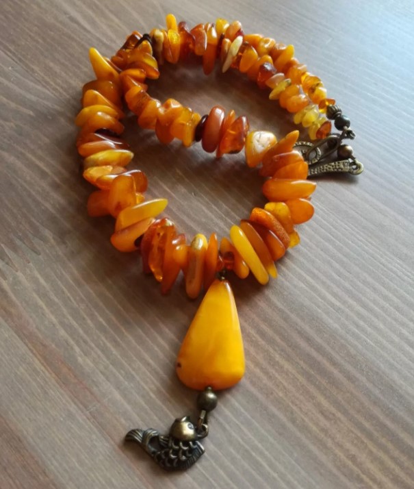 Amber beads beads with pendant