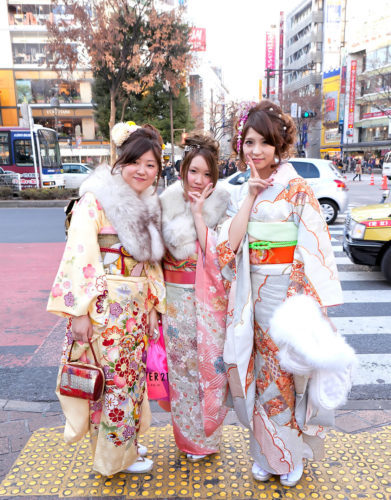 Día-de-la-mayoría-de-edad-del-kimono-2012-G8797