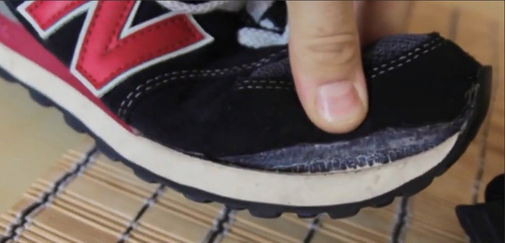 Sneakers: how to seal the toe of sneakers