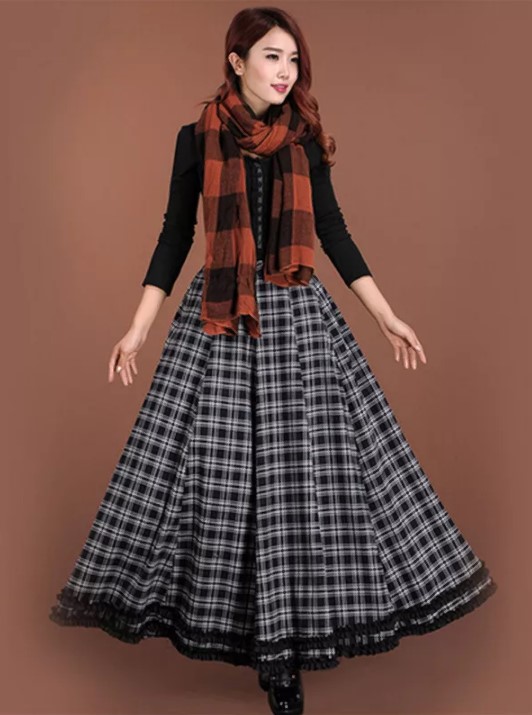 Gray checkered flared skirt